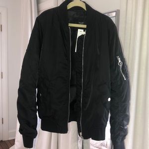 BOMBER JACKET IN BLACK